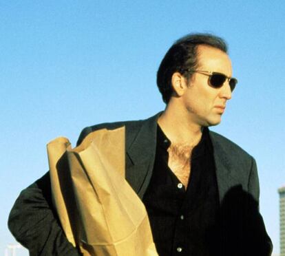 <p>A Nicolas Cage (1964, EE UU), ganador de un Oscar por 'Leaving Las Vegas' (1995), le avalan interpretaciones memorables, como la que le llevó a hacerse con la estatuilla dorada o su papel en 'Arizona baby' (1987). Pero también atesora piscinazos que le han valido convertirse en uno de los representantes oficiales de la excentricidad hollywoodiense. ¿Por ejemplo? 'Señales del futuro', 'Furia ciega' o 'Bajo amenaza' son películas que ponen en duda el buen criterio de Cage a la hora de elegir los papeles.</p> <p><strong>Muertes más memorables.</strong> 'Leaving Las Vegas', 'Cara a cara', 'El culto siniestro'o 'Kick-Ass'.</p>