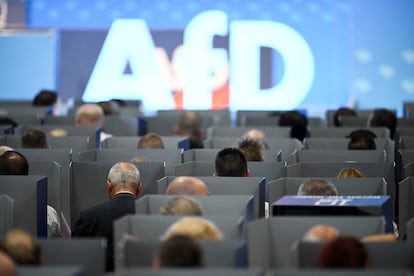 Militantes de AfD, en una eleccin de su formacin en Magdeburgo.