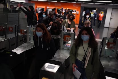 Protesta del colectivo Batec en la estacin de Arc de Triomf de Barcelona.