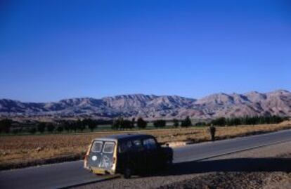 La furgoneta con la que Tony y Maureen Wheeler viajaron desde Londres a Kabul en 1972, después de atravesar los Balcanes, Turquía, Pakistán e Irán.