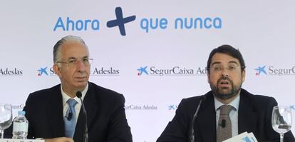 Javier Mira presidente ejecutivo y javier Murillo, director general de SegurCaixa Adeslas en febrero.