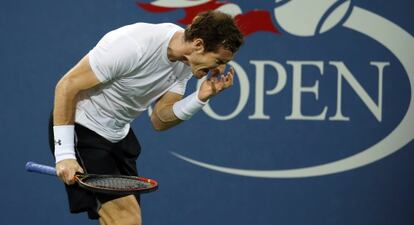 Murray se lamenta tras fallar contra Anderson.