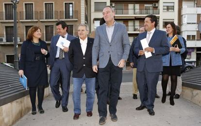 Alfonso Rus (tercero por la izquierda), con Alberto Fabra y otros dirigentes del PP en Valencia en 2014.