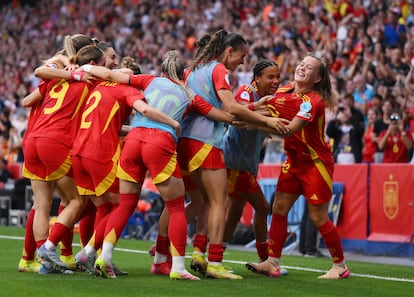 Un doblete de Claudia Pina ante Inglaterra impulsa a España a la ‘final four’ de la Nations League