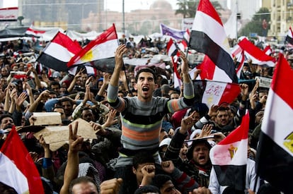 Cientos de personas se manifestaban contra el presidente egipcio Hosni Mubarak, en El Cairo, el 10 de febrero de 2011.