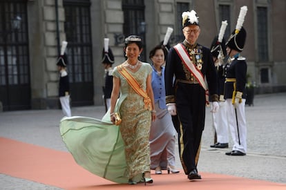 La princesa Hisako Takamado de Japón llega a la boda del príncipe de corona Carl Philip y Sofia Hellqvist en el Palacio de Estocolmo de Suecia.