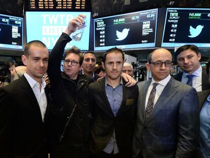 De izquierda a derecha: Jack Dorsey, &#039;Biz&#039; Stone, Evan Williams y &#039;Dick&#039; Costolo en Wall Street el 7 de noviembre de 2013, fecha de su salida a bolsa.