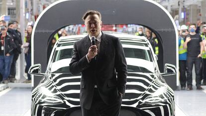 El consejero delegado de Tesla, Elon Musk, durante la inauguración de una fábrica en Gruenheide (Alemania), en 2022.
