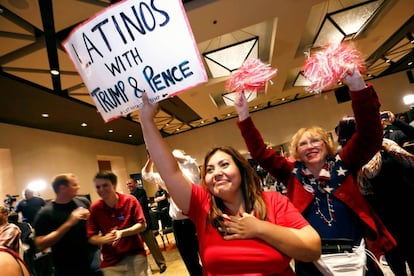 Seguidores republicanos celebran la victoria de Trump en Phoenix, Arizona.