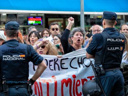 Concentración feminista contra la reforma del 'sólo sí es sí'. ante la sede del Ministerio de Justicia de Madrid, el miércoles 19 de abril de 2023.
