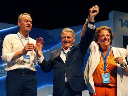 Alberto Fabra junto a Alfonso Rus y Rita Barber&aacute; en un acto del partido en 2012.