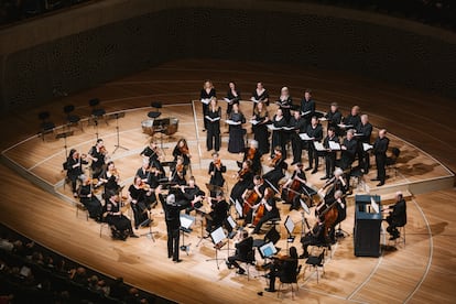 John Eliot Gardiner al frente de su nueva formación, The Constellation Choir & Orchestra, en su debut el pasado diciembre en Hamburgo.