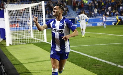 Lucas Pérez celebra un gol la pasada temporada.