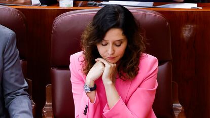 La presidenta de la Comunidad de Madrid, Isabel Díaz Ayuso, durante el pleno de la Asamblea de Madrid, este jueves.