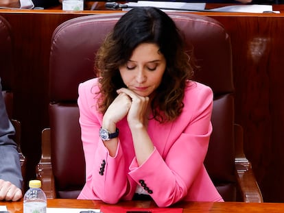 La presidenta de la Comunidad de Madrid, Isabel Díaz Ayuso, durante el pleno de la Asamblea de Madrid, este jueves.