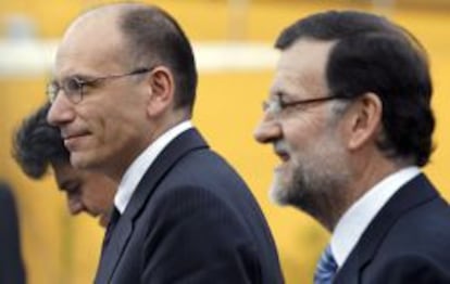 El presidente del Gobierno, Mariano Rajoy (derecha), junto al primer ministro italiano, Enrico Letta.