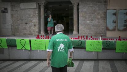 Concentració de la PAH davant l'Ajuntament de Cornellà de Llobregat el passat 15 de juny.