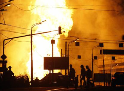 La explosión de un gasoducto origina llamas de 100 metros de altura en la capital rusa.