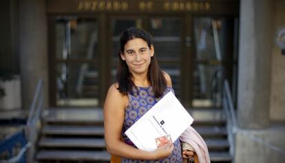 La abogada del turno de oficio Alicia Su&aacute;rez Miguel, a la salida del juzgado de guardia de la plaza de Castilla. 