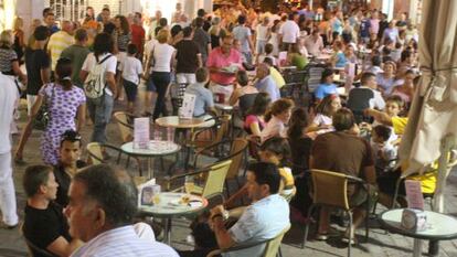 Turistas en agosto en Benidorm.