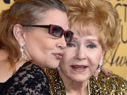 Carrie Fisher i la seva mare, Debbie Reynolds, el gener de l'any passat.