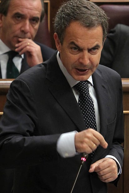 El presidente del Gobierno, José Luis Rodríguez Zapatero, durante la sesión de control del Congreso.