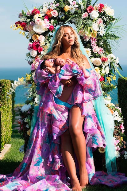Beyoncé presentó a sus mellizos nacidos en 2017 con un modelo de Palomo Spain.