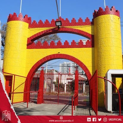 El "castillo" del estadio Santa Laura del club de fútbol chileno Unión Española.