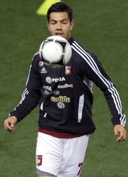 Miku, durante el entrenamiento de anoche en La Rosaleda.