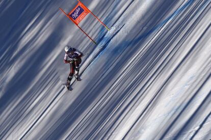 CORTINA D'AMPEZZO, ITALY - JANUARY 22: (FRANCE OUT) Larisa Yurkiw of Canada competes during the Audi FIS Alpine Ski World Cup Women's Downhill Training on January 22, 2016 in Cortina d'Ampezzo, Italy. (Photo by Francis Bompard/Agence Zoom/Getty Images)