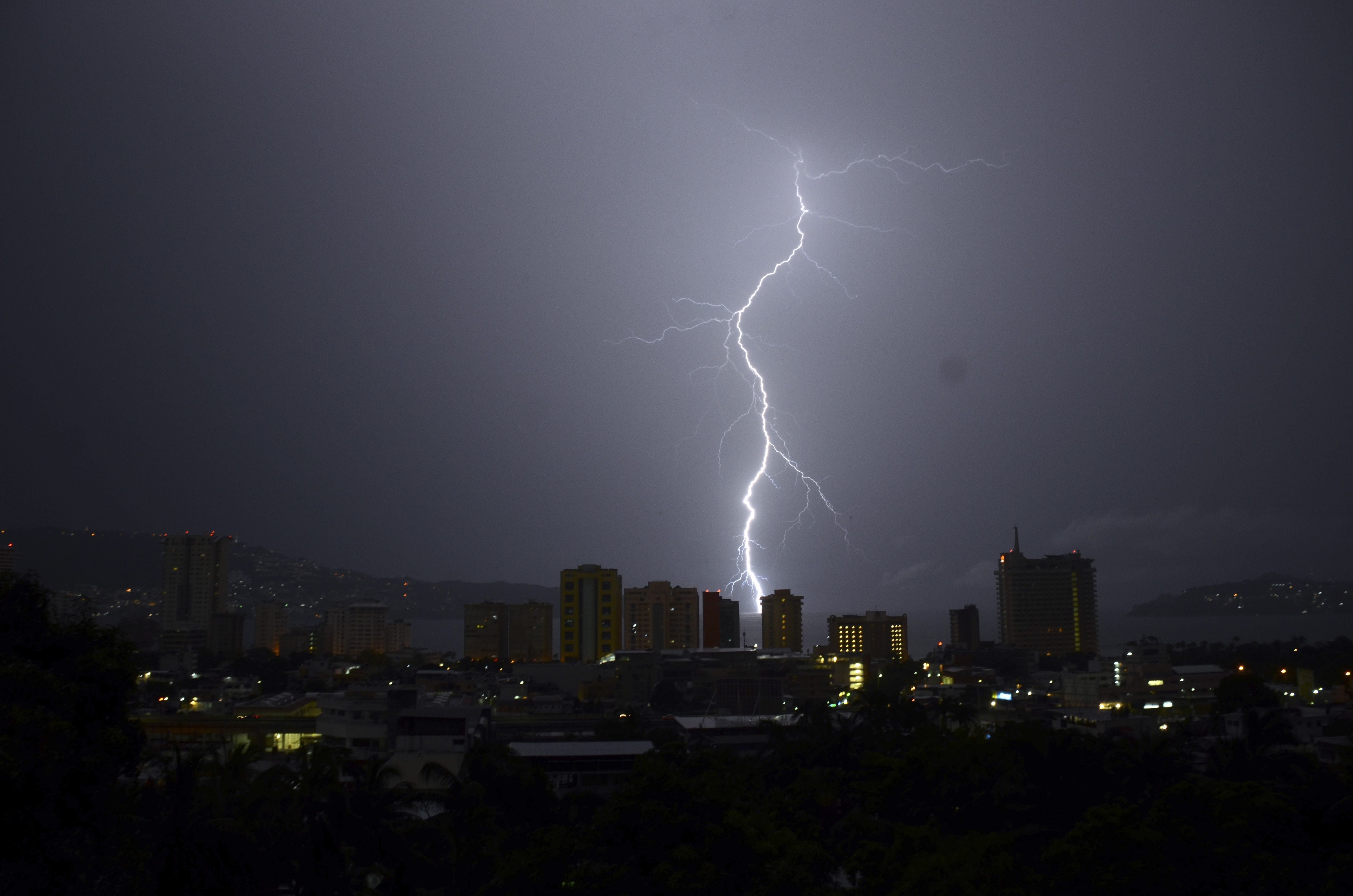 Un estudio de la UNAM identifica las zonas mortales por la caída de rayos en México Publicado por Últimas noticias: la última hora de hoy en EL PAÍS