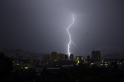 Imagen de una tormenta eléctrica en Acapulco, Guererro.