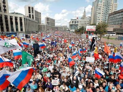 Miles de manifestantes piden en Moscú elecciones libres el 20 de julio de 2019.
