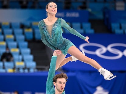 Laura Barquero y Marco Zandron, durante su exhibición de patinaje artístico en los Juegos Olímpicos de Invierno.