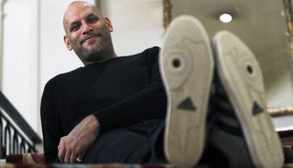 John Amaechi, exjugador de baloncesto durante su visita a Bilbao