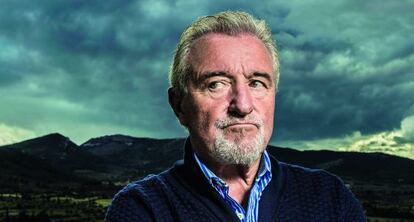 Terry Venables pone para ICON su cara de entrenador malencarado en una terraza de su hotel alicantino. Pero todo lo contrario: es un encanto de hombre.