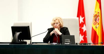 Manuel Carmena en el pleno del Ayuntamiento de Madrid, el 30 de enero de 2017. 