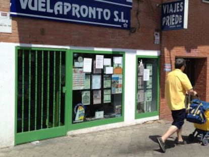 Agencia de viajes donde se produjo la estafa, en el barrio de Ascao.