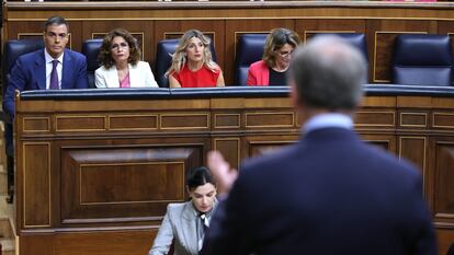 Sánchez y Feijóo, en la última sesión de control al Gobierno en el Congreso este miércoles.