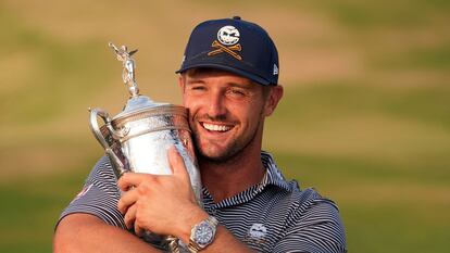 DeChambeau, con el trofeo del US Open.