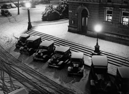 'Noche de invierno' ante el Teatro Municipal (Zúrich, 1932-1935).