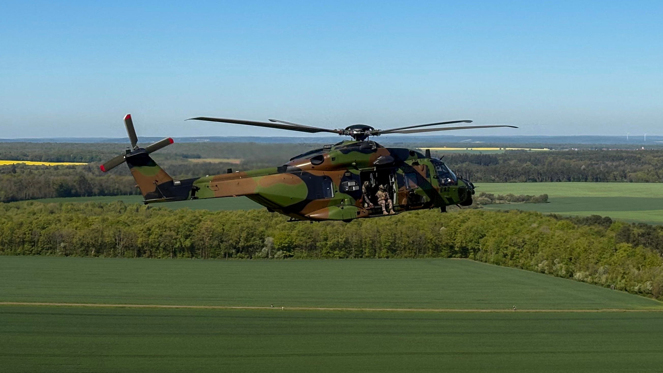 Un helicóptero español participaba en un simulacro aéreo en el marco de la operación Orion, este jueves en la base aérea de Chaumont (Francia).