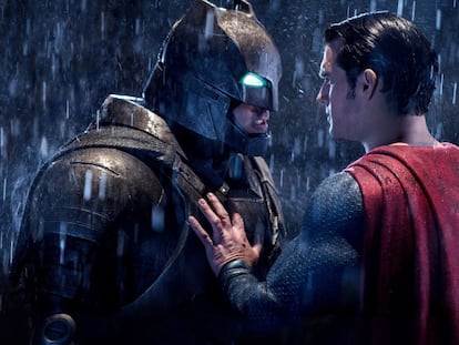 Ben Affleck y Henry Cavill en una escena de &#039;Batman v Superman: Dawn of Justice&#039;.