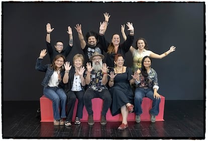 El grupo de escritores guatemaltecos conformado por Noé Vásquez, Julio Serrano Echeverría, Anabella Giracca, Hannah Orellana Beitze, Gloria Hernández, Carol Zardetto, Luis Méndez Salinas, Denise Phé Funchal y Carmen Lucía Alvarado.