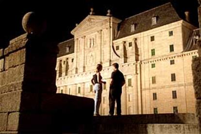Fachada oeste del monasterio de San Lorenzo de El Escorial, iluminada con el nuevo sistema.