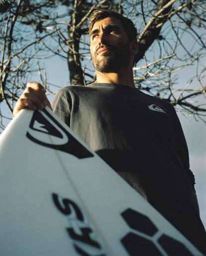 Aritz Aranburu, el primer y único español que ha conseguido entrar en el CT (la primera división del surf).