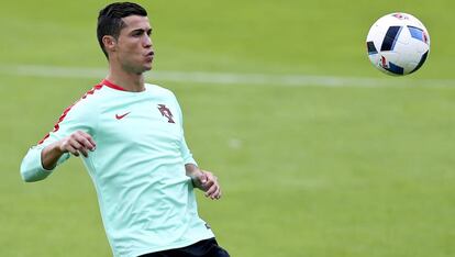 Cristiano Ronaldo, durante un entrenamiento con Portugal.