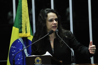 Janaína Paschoal, advogada e autora do pedido de impeachment, apresenta os argumentos da acusação contra Dilma. 

