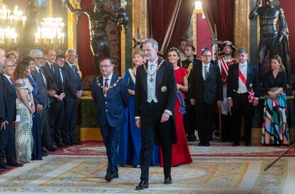 Gustavo Petro y el rey Felipe VI, durante la cena de gala celebrada el 3 de mayo en el Palacio Real por su visita a España.