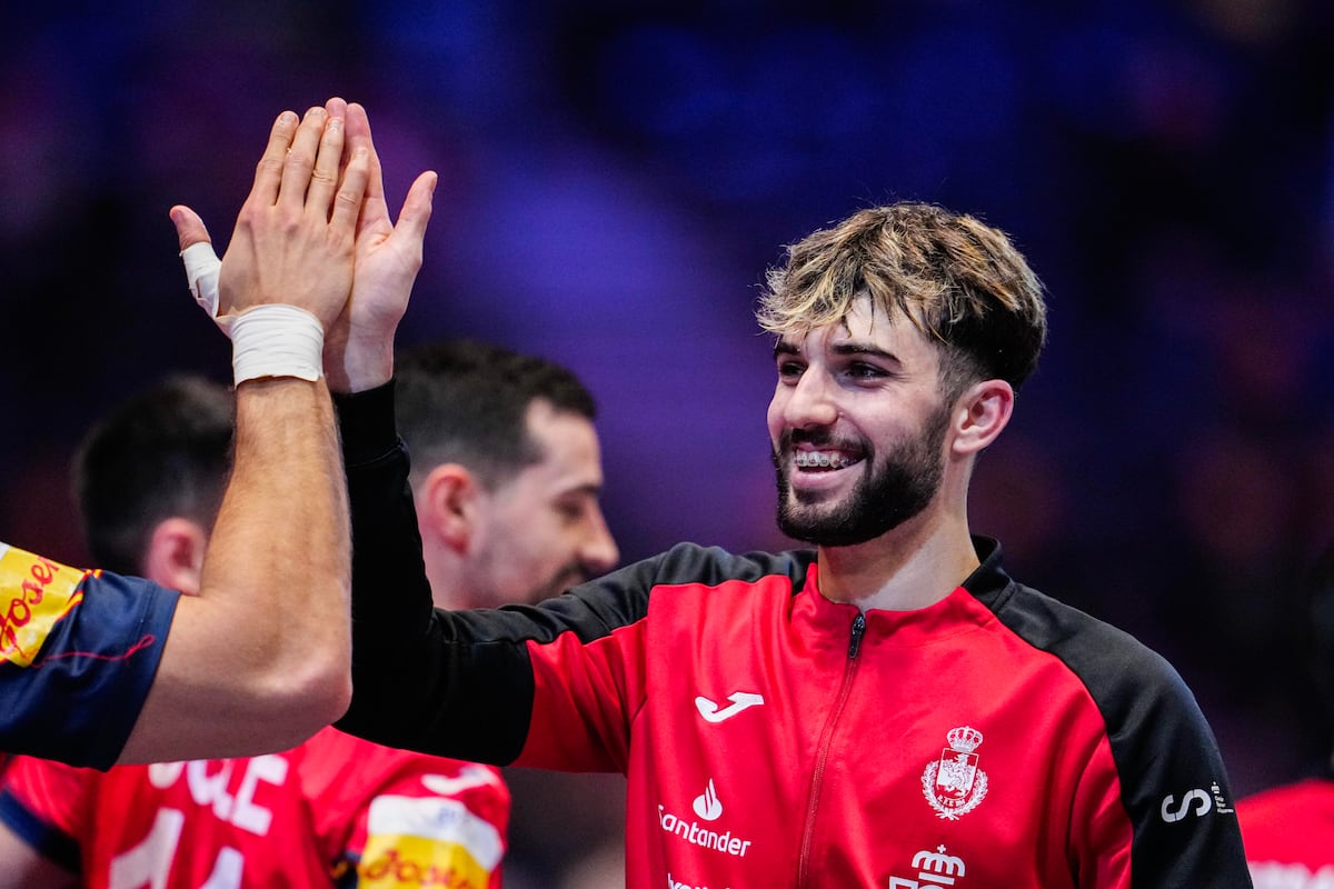 Petar Cikusa leads the Spanish fun against Japan (39-20) in the Handball World Cup